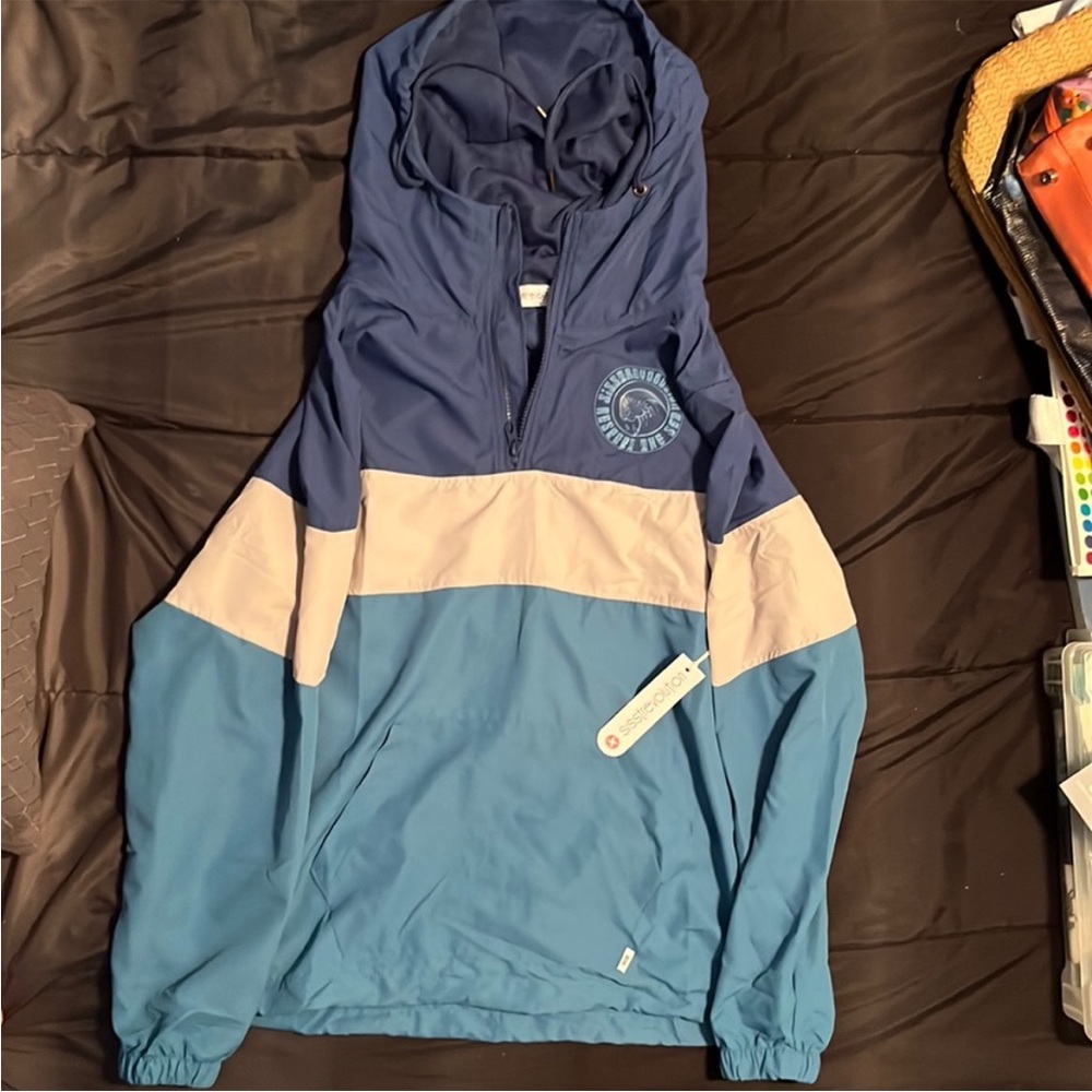 The Pacific Paradise Windbreaker | By:
Sisstrevolution *Beachly Exclusive